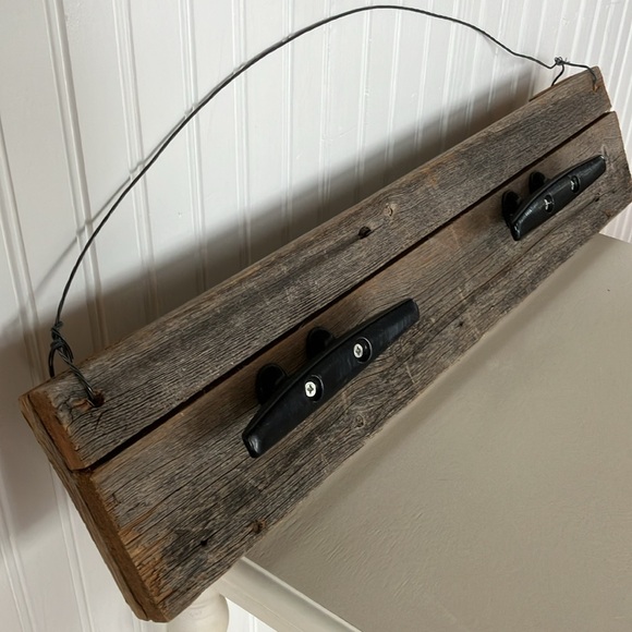 Rustic Farmhouse Natural Wood Board With Cast Iron Hooks Ready To Hang - Picture 12 of 13
